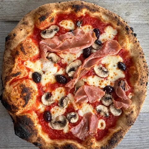 Santanyi pizza from above